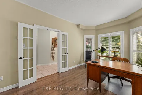 809 Surin Crt, Newmarket, ON L3Y 8R3