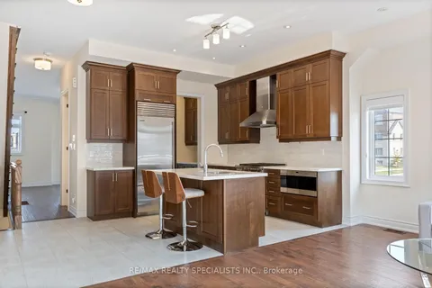 39 New Yorkton Ave, Markham, ON L6C 0Y5