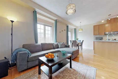15 Old Colony Rd, Richmond Hill, ON L4E 4L5