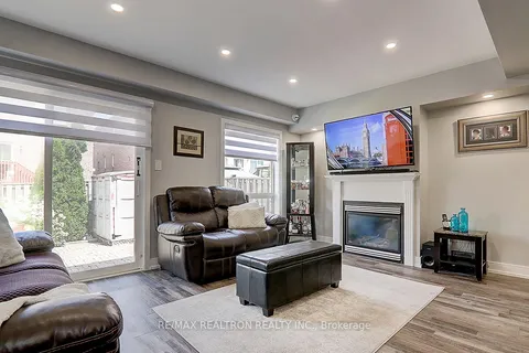 44 Lodgeway Dr, Vaughan, ON L6A 3S6