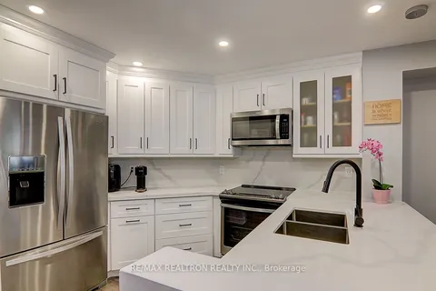 44 Lodgeway Dr, Vaughan, ON L6A 3S6