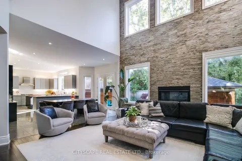 28 Sweet Valerie Crt, Vaughan, ON L6A 0C6