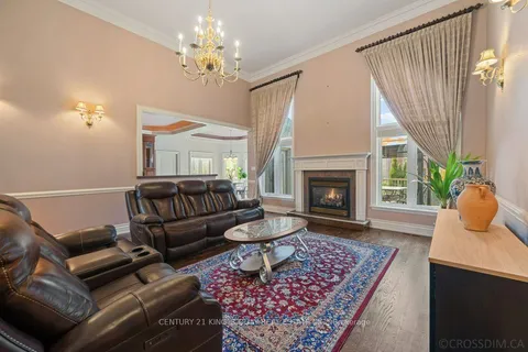 22 Garden Ave, Richmond Hill, ON L4C 6L9