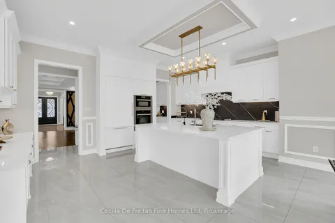 45 Larkin Ave, King, ON L7B 0N9