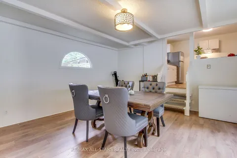 621 Pinegrove Ave, Innisfil, ON L9S 2K4
