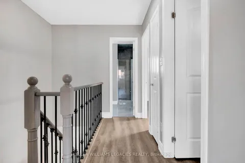 1422 Benson St, Innisfil, ON L9S 0C8