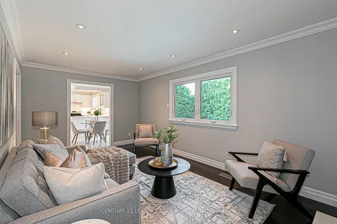 110 Sir Lancelot Dr, Markham, ON L3P 2J4