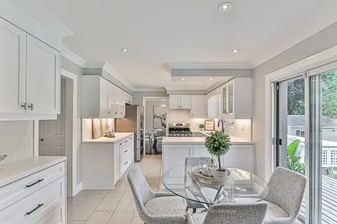 110 Sir Lancelot Dr, Markham, ON L3P 2J4