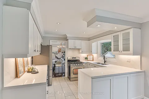 110 Sir Lancelot Dr, Markham, ON L3P 2J4