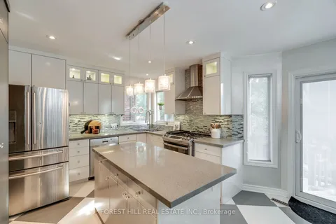 109 Downing Blvd, Vaughan, ON L4J 7M2