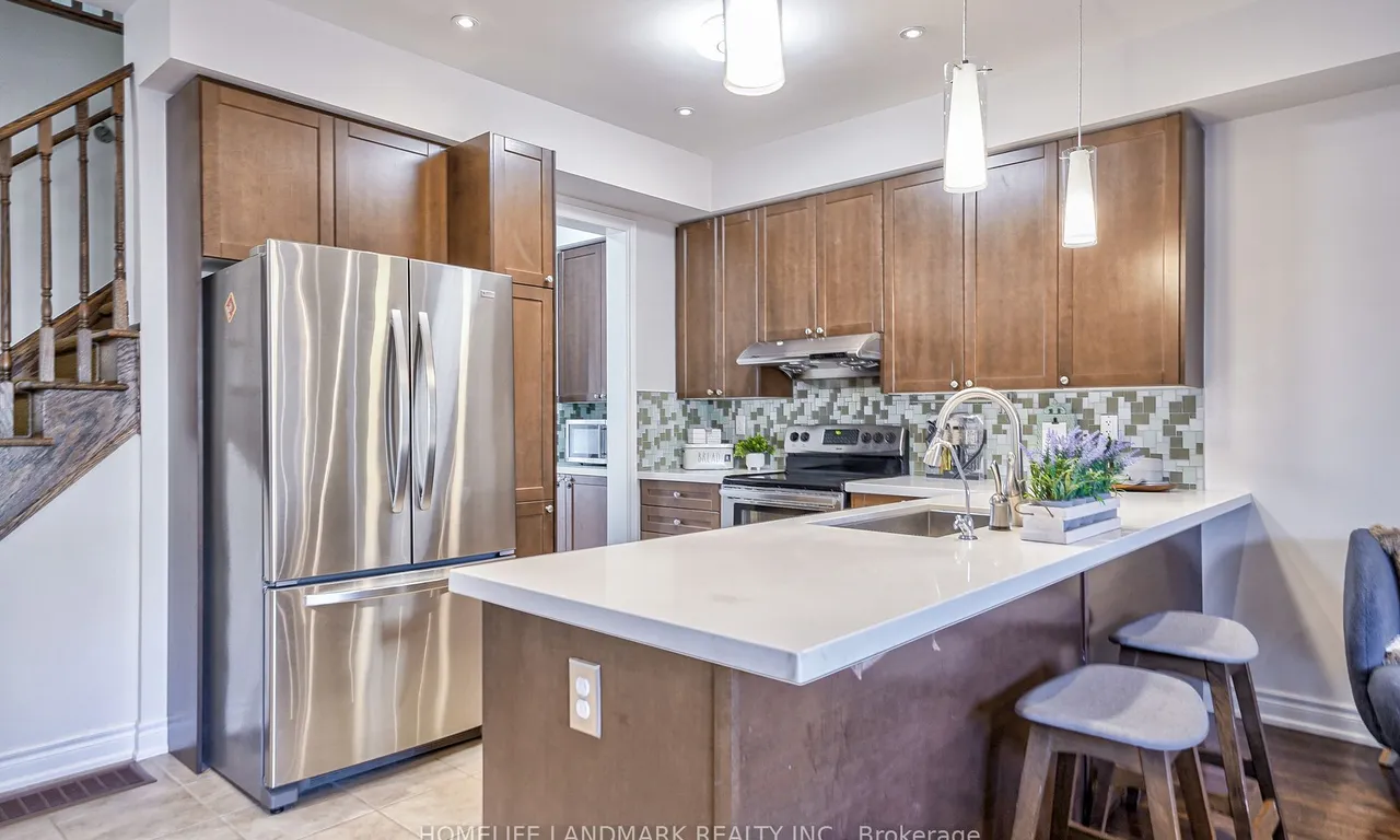 Att/Row/Twnhouse interior view at 10279 Woodbine Ave Markham