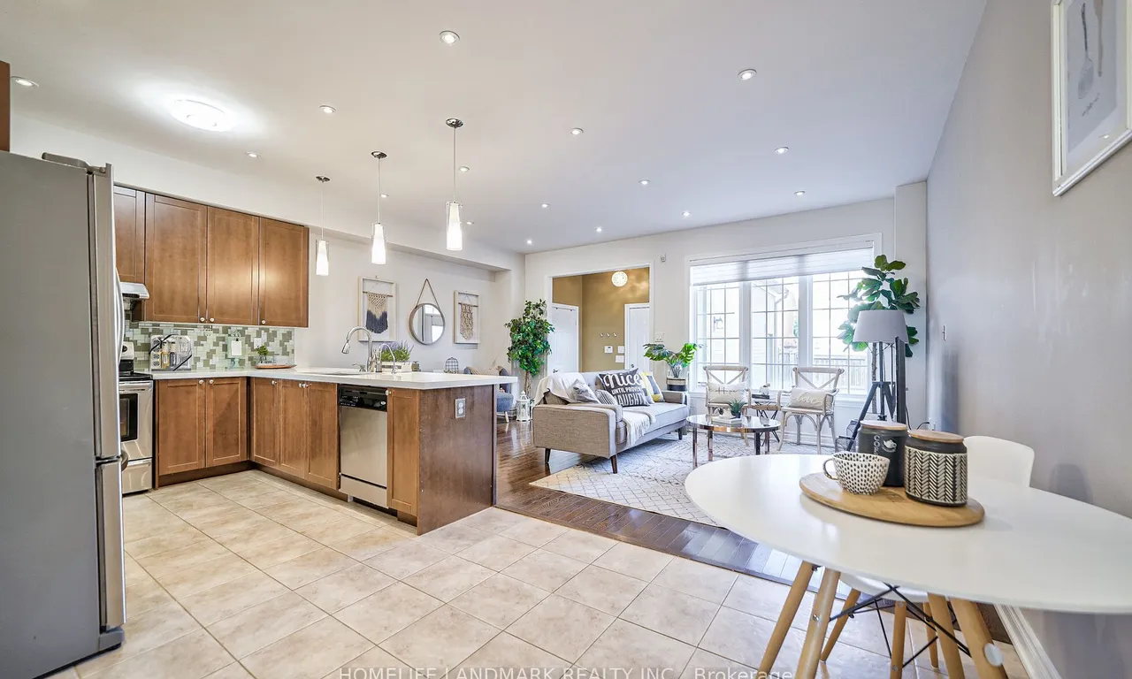 Att/Row/Twnhouse kitchen at 10279 Woodbine Ave Markham