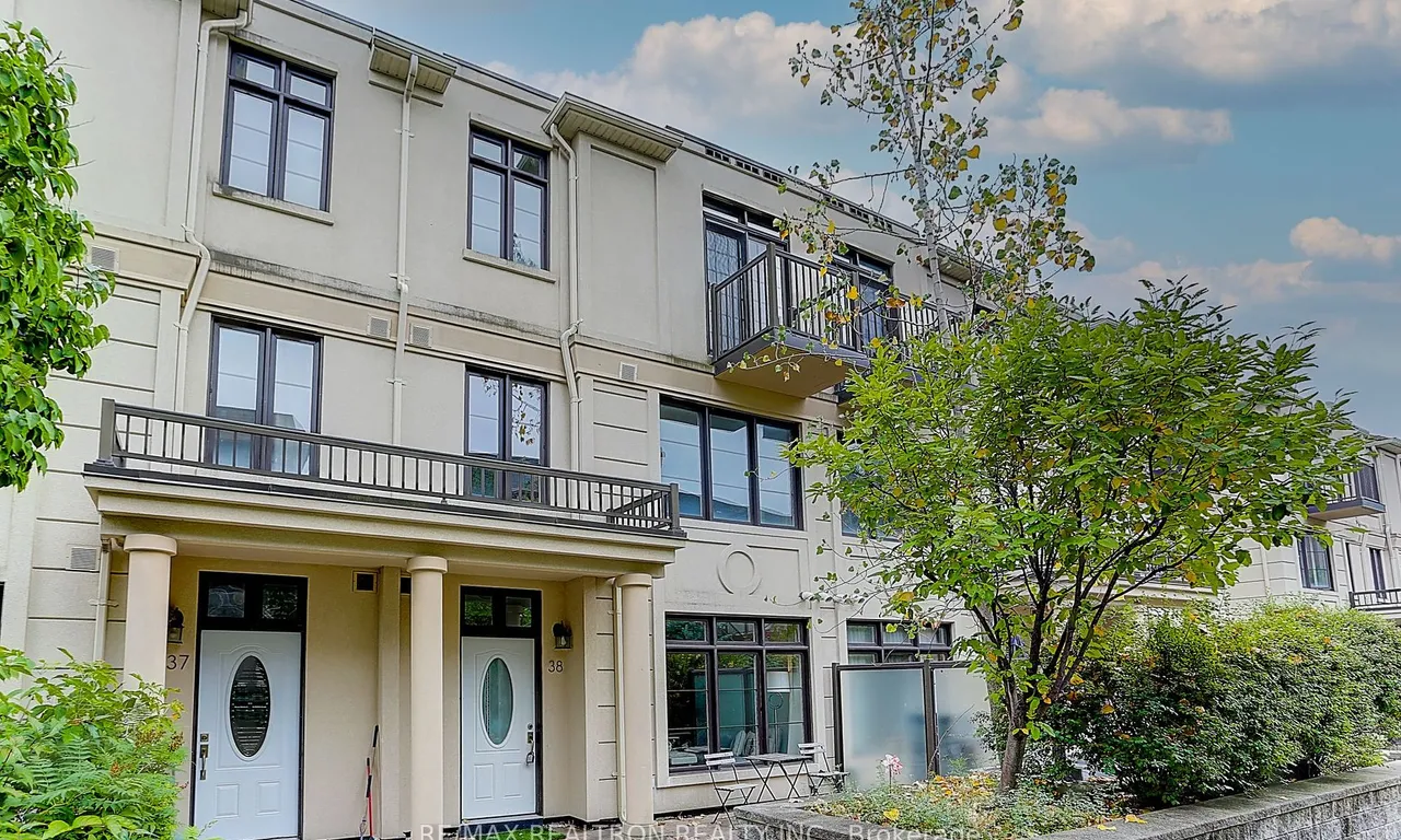 7 Brighton Pl, Vaughan, ON L4J 0E3