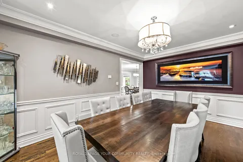 6 Magistrale Crt, Richmond Hill, ON L4C 0H3
