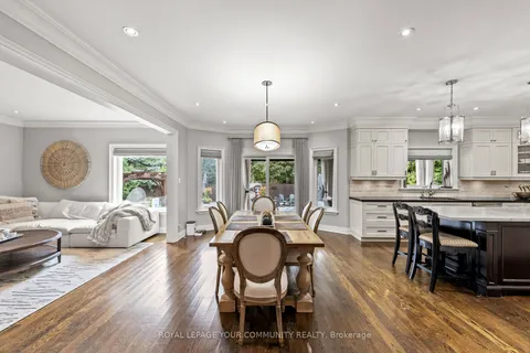 6 Magistrale Crt, Richmond Hill, ON L4C 0H3