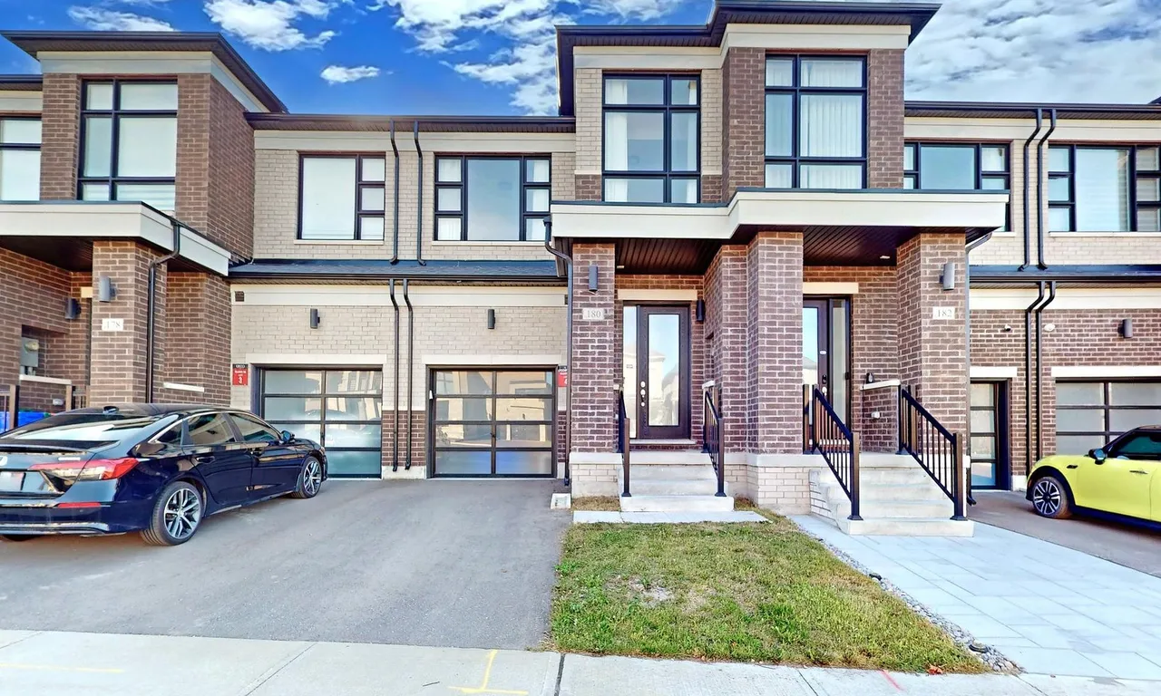 180 Bawden Dr, Richmond Hill, ON L4S 0M2
