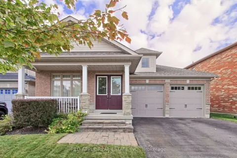 371 Woodspring Ave, Newmarket, ON L3X 3H1