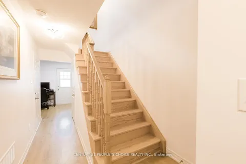 102 Roy Grove Way, Markham, ON L6E 0T7