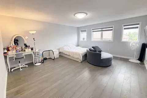 31 Chalone Cres, Vaughan, ON L4H 1V6