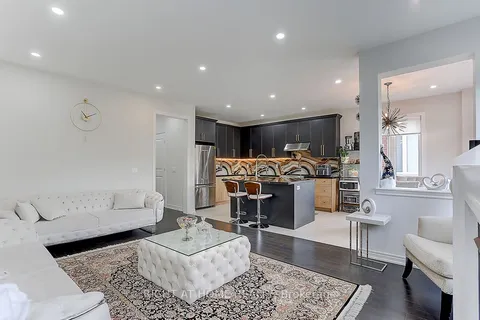 266 Silk Twist Dr, East Gwillimbury, ON L9N 0V4