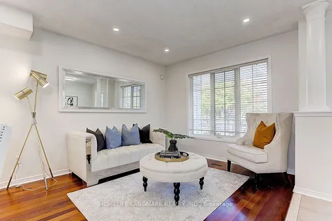 70 Chestertown Sq, Markham, ON L6C 2R4