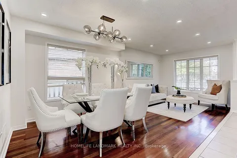 70 Chestertown Sq, Markham, ON L6C 2R4