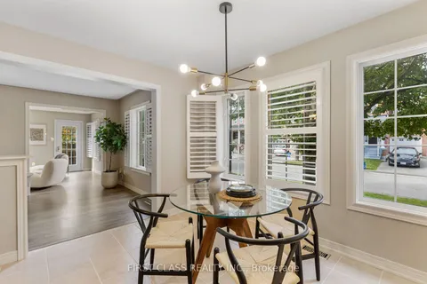 69 Burgess Cres, Newmarket, ON L3X 2T7