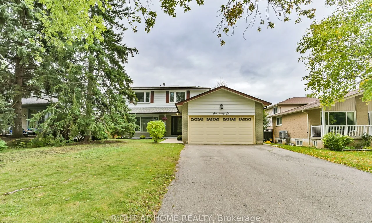 196 Romfield Crct, Markham, ON L3T 3J1