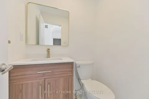 196 Romfield Crct, Markham, ON L3T 3J1