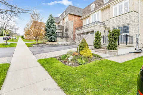 6 Hayhoe Lane, Vaughan, ON L4L 0A9