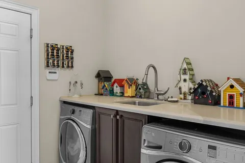 1076 Ralston Loop, Innisfil, ON L9S 0L1