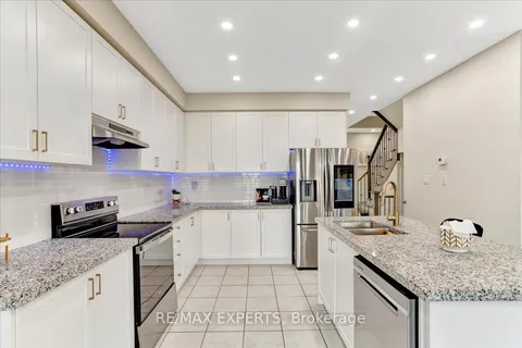 72 Lorne Thomas Pl, New Tecumseth, ON L9R 0V8