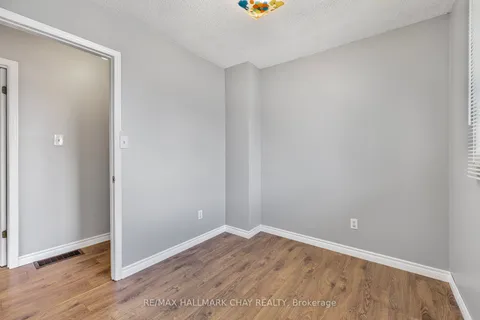 15 Turner Crt, Bradford West Gwillimbury, ON L3Z 2W3