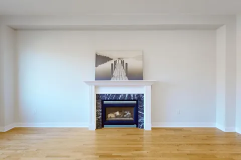 193 Valentina Dr, Markham, ON L3R 4R8