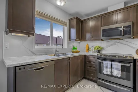 2150 Galloway St, Innisfil, ON K6H 5R6