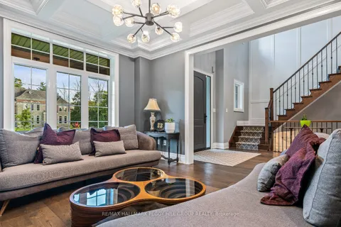 312 Nottingham Forest Rd, Bradford West Gwillimbury, ON L3Z 0H2