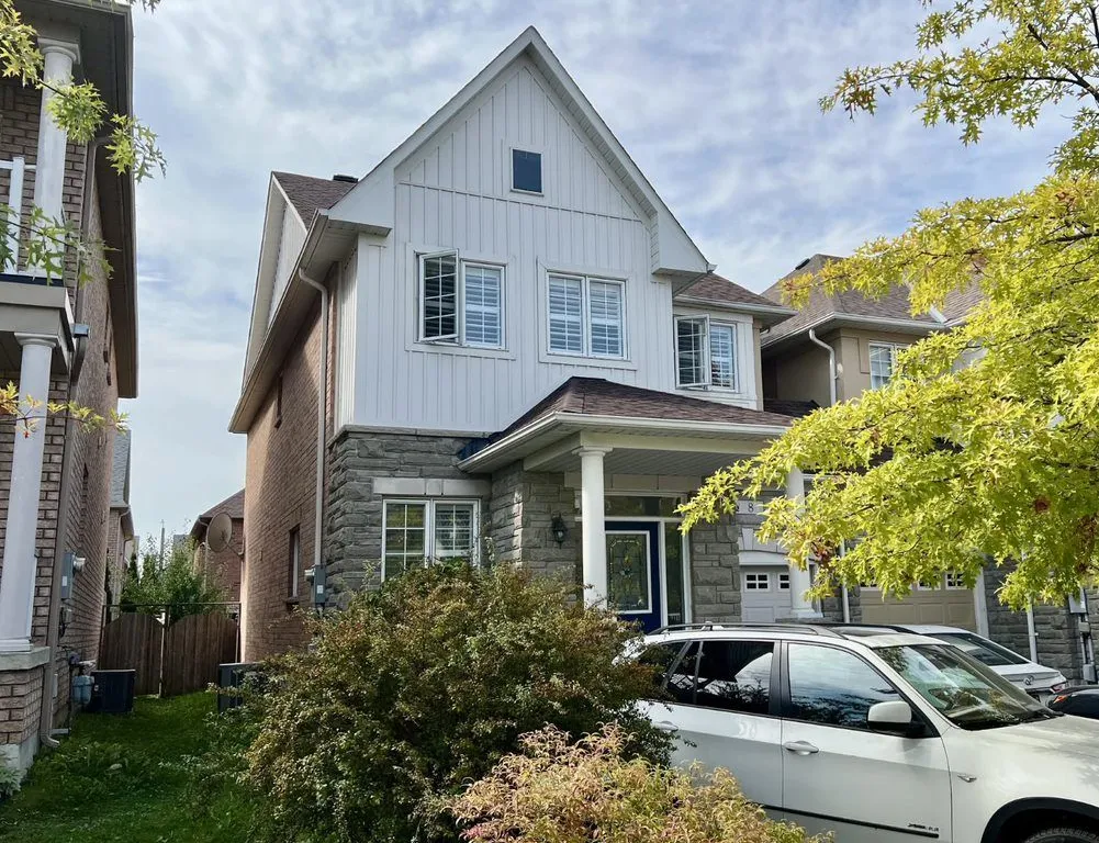 8 Picnic St, Richmond Hill, ON L4E 5C3
