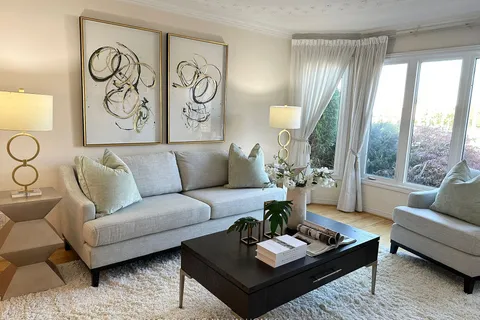 364 Valleymede Dr, Richmond Hill, ON L4B 3E8