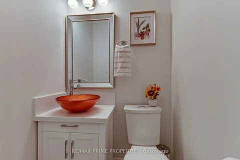 11 Kerfoot Cres, Georgina, ON L4P 4B8