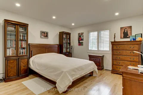 11 Kerfoot Cres, Georgina, ON L4P 4B8