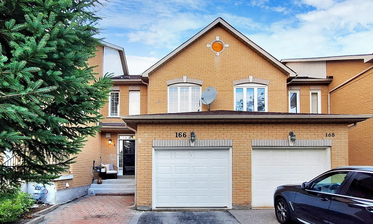 166 Sunway Sq, Markham, ON L3P 7X6