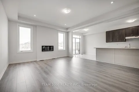 82 Kenneth Rogers Cres, East Gwillimbury, ON L9N 1S5