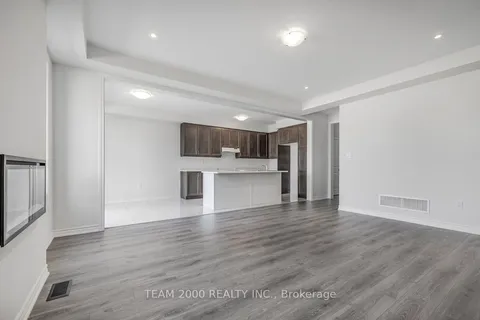 82 Kenneth Rogers Cres, East Gwillimbury, ON L9N 1S5