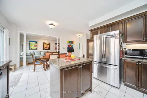 31 Burnhaven Ave, Vaughan, ON L6A 2P2