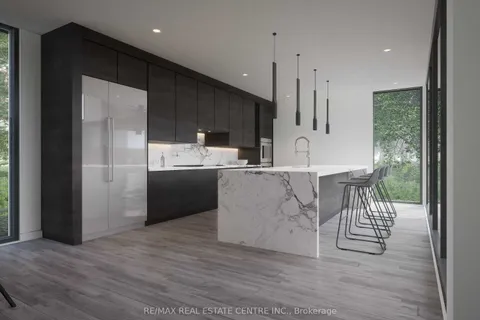 30 Linda Rd, Georgina, ON L0C 1L0