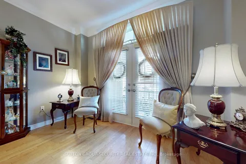 40 Meadow Ridge Crt, Vaughan, ON L6A 0C3