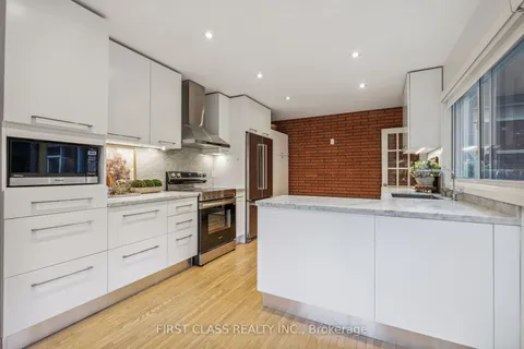 125 Watch Hill Rd, King, ON L7B 1K1