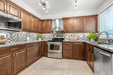 514 Keith Ave, Newmarket, ON L3X 1V4
