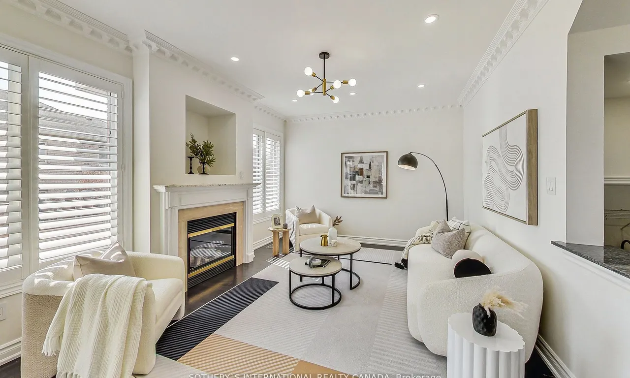 5 Winter Creek Cres, Markham, ON L6C 3E4