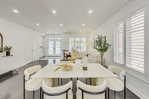 5 Winter Creek Cres, Markham, ON L6C 3E4